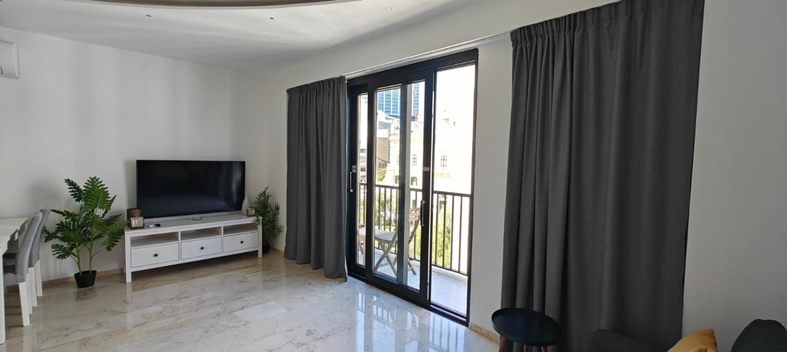 Ferienwohnung Luxury Garden View At Spinola Bay St Julians San Ġiljan Exterior foto